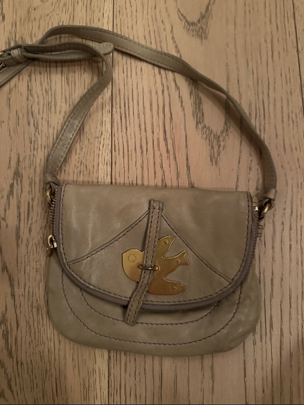 Marc Jacob Women’s Small Crossbody Leather Bag in Taupe with Bird Gold Accent